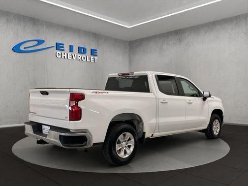 Summit White 2024 Chevrolet Silverado 1500 LT