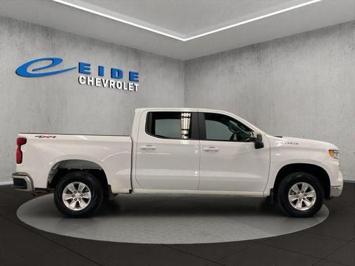 Summit White 2024 Chevrolet Silverado 1500 LT