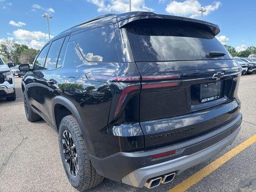 Mosaic Black Metallic 2025 Chevrolet Traverse Z71