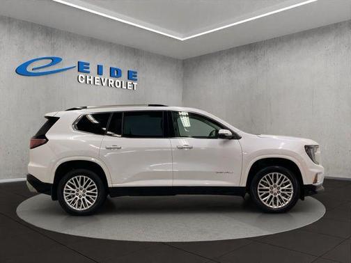 2025 GMC Acadia Denali