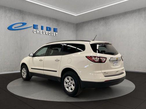 White 2015 Chevrolet Traverse LS
