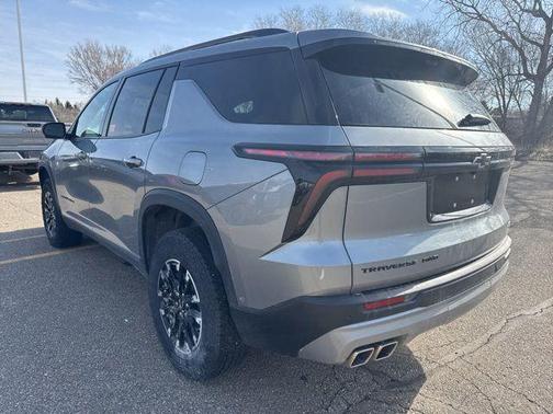 Sterling Grey Metallic 2024 Chevrolet Traverse Z71