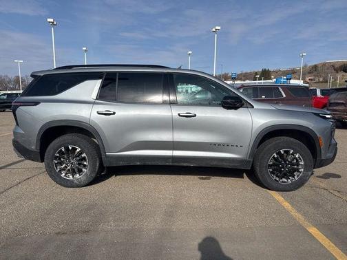 Sterling Grey Metallic 2024 Chevrolet Traverse Z71