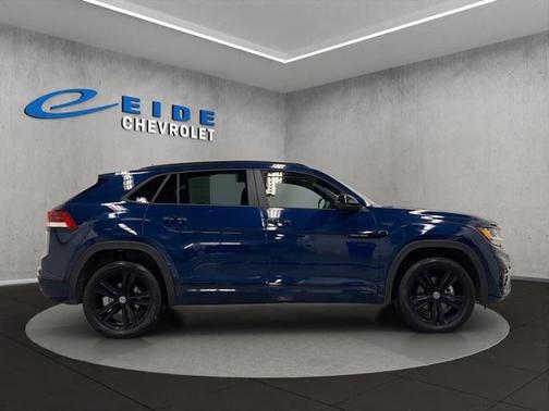 Blue Metallic 2023 Volkswagen Atlas Cross Sport 3.6L V6 SEL R-Line