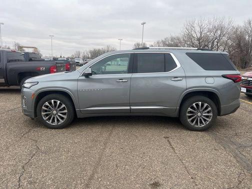 Sterling Gray Metallic 2023 Chevrolet Traverse Premier