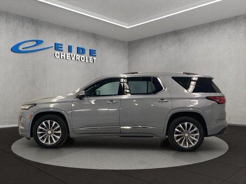 Sterling Gray Metallic 2023 Chevrolet Traverse Premier