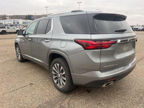 Sterling Gray Metallic 2023 Chevrolet Traverse Premier