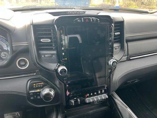 Granite Crystal Metallic Clearcoat 2022 RAM 1500 Limited
