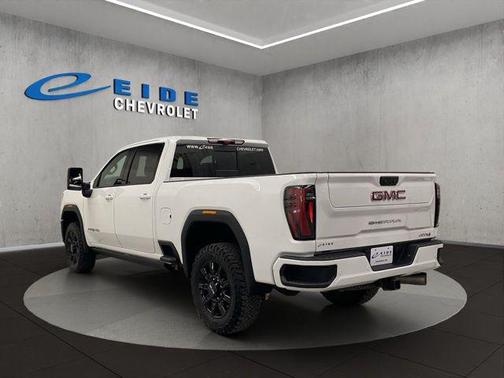 Summit White 2024 GMC Sierra 2500 AT4