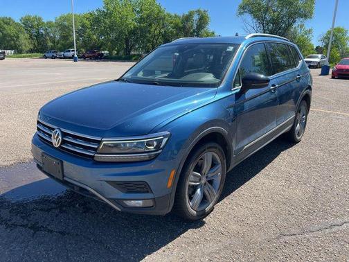 Stone Blue Metallic 2019 Volkswagen Tiguan 2.0T SEL R-Line 4MOTION