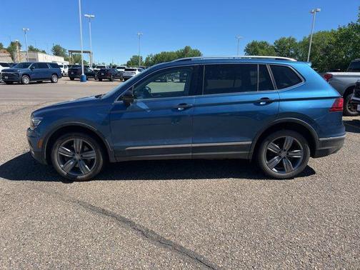Stone Blue Metallic 2019 Volkswagen Tiguan 2.0T SEL R-Line 4MOTION