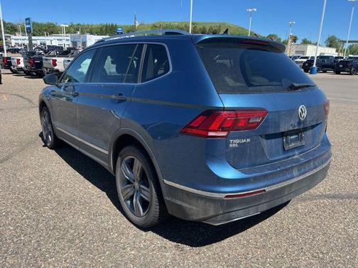 Stone Blue Metallic 2019 Volkswagen Tiguan 2.0T SEL R-Line 4MOTION
