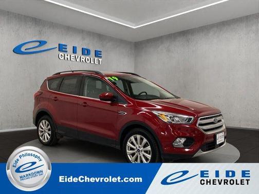 Ruby Red Metallic Tinted Clearcoat 2019 Ford Escape SEL