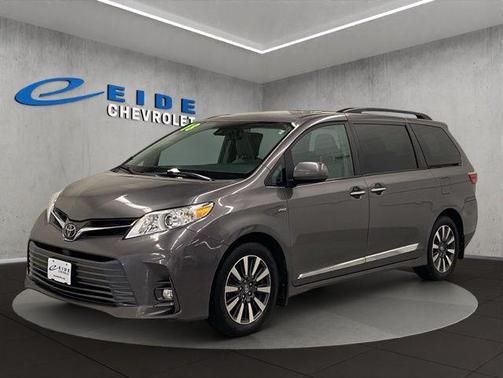 2018 Toyota Sienna XLE