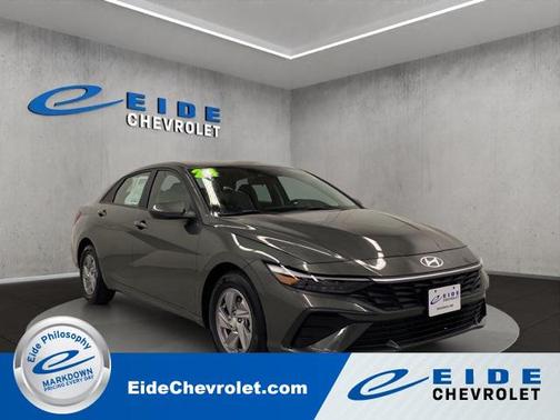 2024 Hyundai ELANTRA SE