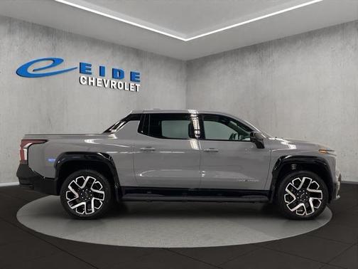 2025 Chevrolet Silverado EV RST