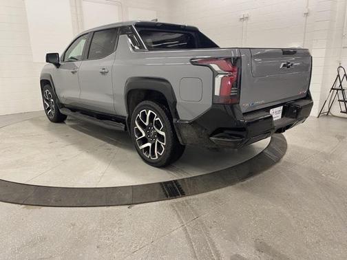 2025 Chevrolet Silverado EV RST