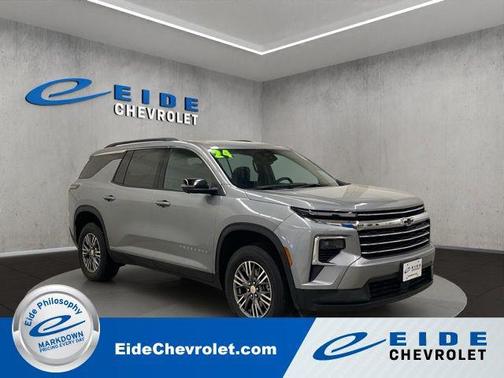 Sterling Gray Metallic 2024 Chevrolet Traverse LT SUV