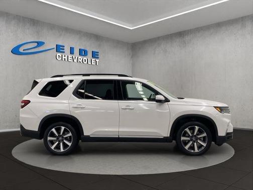 2024 Honda Pilot Touring 8-Passenger