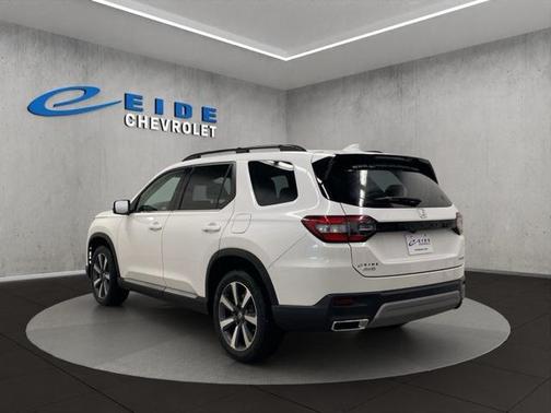 2024 Honda Pilot Touring 8-Passenger