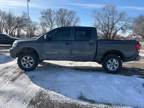 2012 Nissan Titan SV