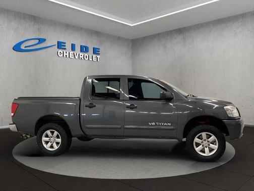 2012 Nissan Titan SV