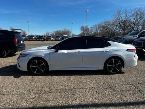 Wind Chill Pearl 2019 Toyota Camry XSE