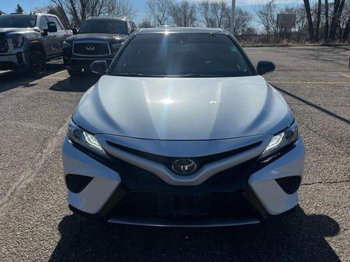 Wind Chill Pearl 2019 Toyota Camry XSE