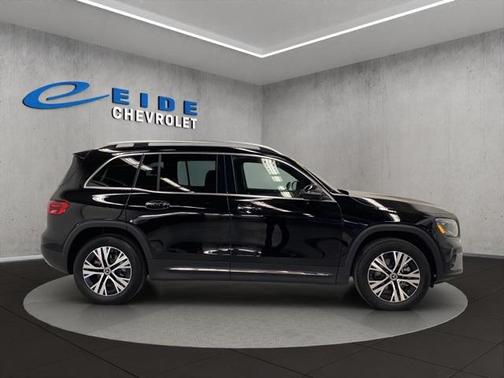 2025 Mercedes-Benz GLB 250 4MATIC