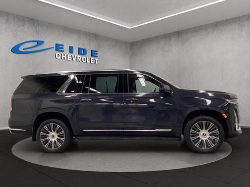 2022 Cadillac Escalade ESV Premium Luxury