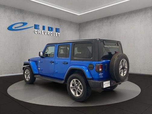 2023 Jeep Wrangler 4-Door Sahara 4x4