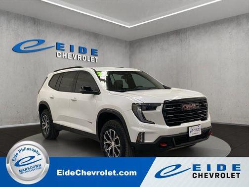 White 2024 GMC Acadia AT4