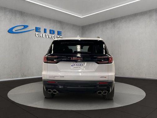 White 2024 GMC Acadia AT4