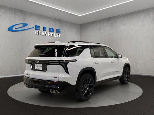 Polar White 2026 Chevrolet Traverse RS