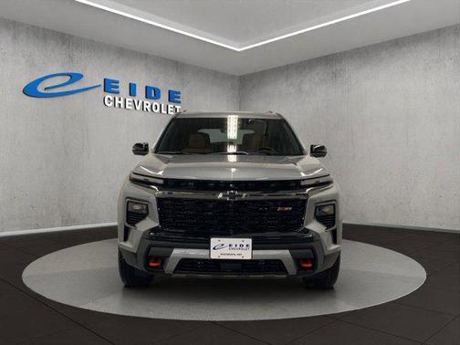 Sterling Gray Metallic 2027 Chevrolet Traverse AWD Z71