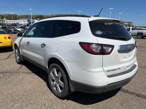 Summit White 2017 Chevrolet Traverse 1LT