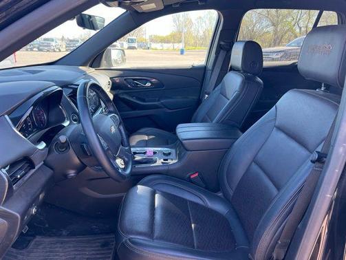 Mosaic Black Metallic 2024 Chevrolet Traverse High Country
