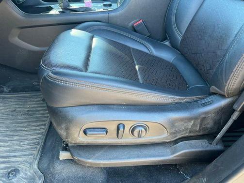 Mosaic Black Metallic 2024 Chevrolet Traverse High Country