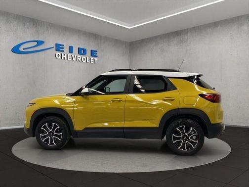 Nitro Yellow Metallic 2024 Chevrolet Trailblazer ACTIV