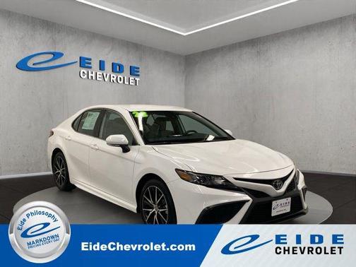 Ice Cap 2023 Toyota Camry SE