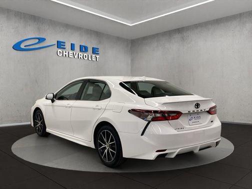 Ice Cap 2023 Toyota Camry SE