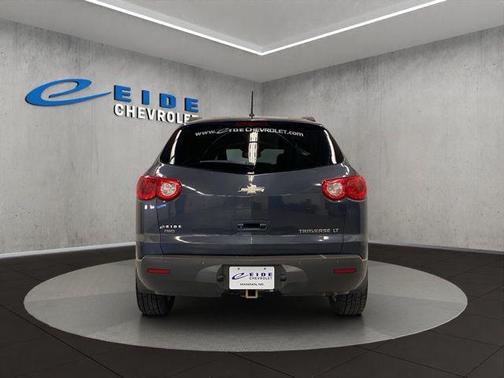 Cyber Gray Metallic 2012 Chevrolet Traverse LT