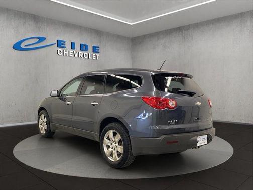 Cyber Gray Metallic 2012 Chevrolet Traverse LT