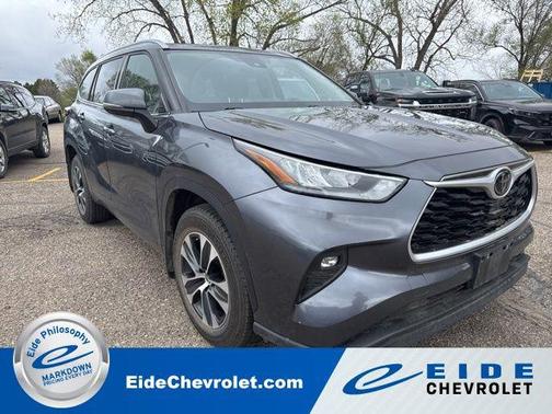 Magnetic Gray Metallic 2020 Toyota Highlander XLE