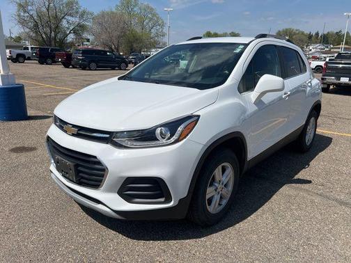 Summit White 2019 Chevrolet Trax LT