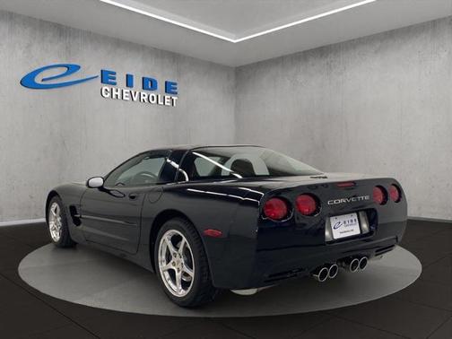 2001 Chevrolet Corvette Base