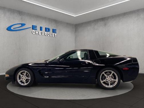 2001 Chevrolet Corvette Base