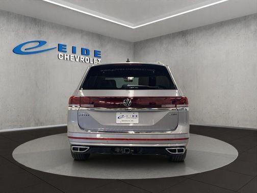 Silver Mist Metallic 2024 Volkswagen Atlas 2.0T SEL Premium R-Line 4MOTION