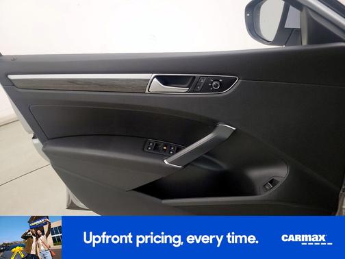 2016 Volkswagen Passat SE