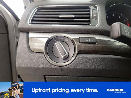 2016 Volkswagen Passat SE